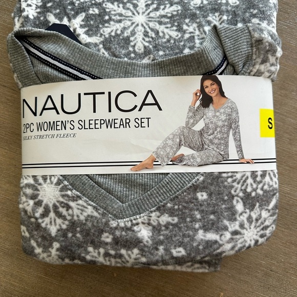 Nautica Gray and White silky stretch fleece Women's Sleepwear Set small - Picture 4 of 4